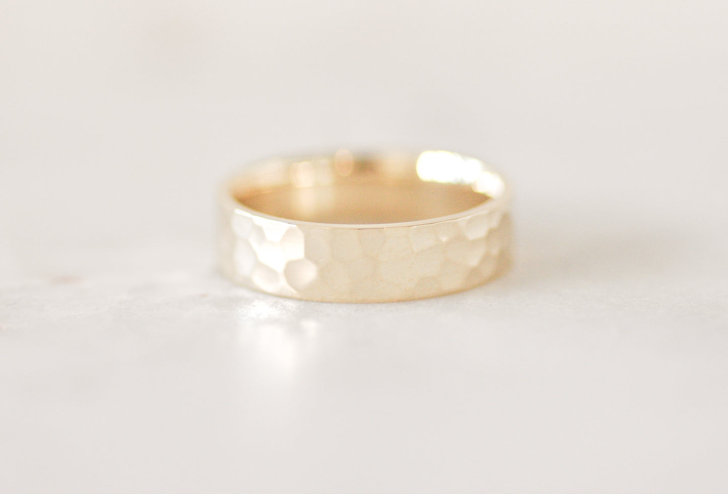 10k Hammered Cigar Band
