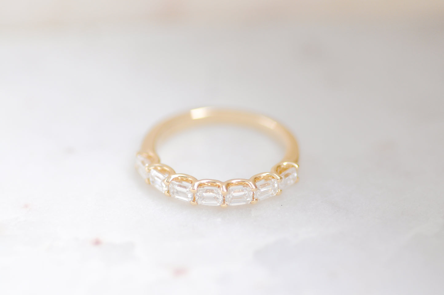 Emerald Horizontal Scalloped Band