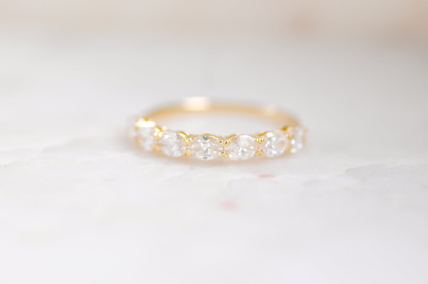 Oval Horizontal Band