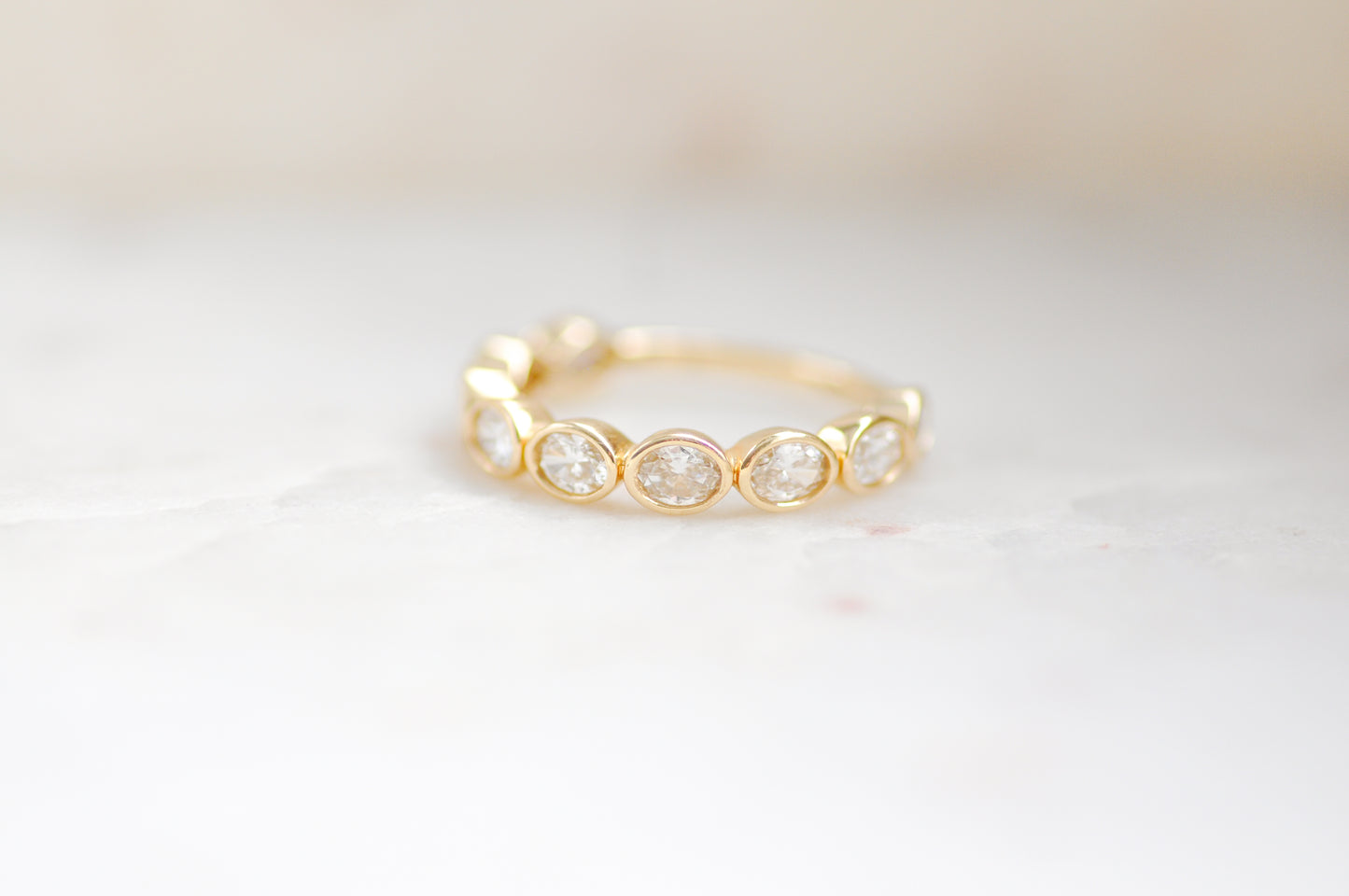 Oval Horizontal Bezel Band