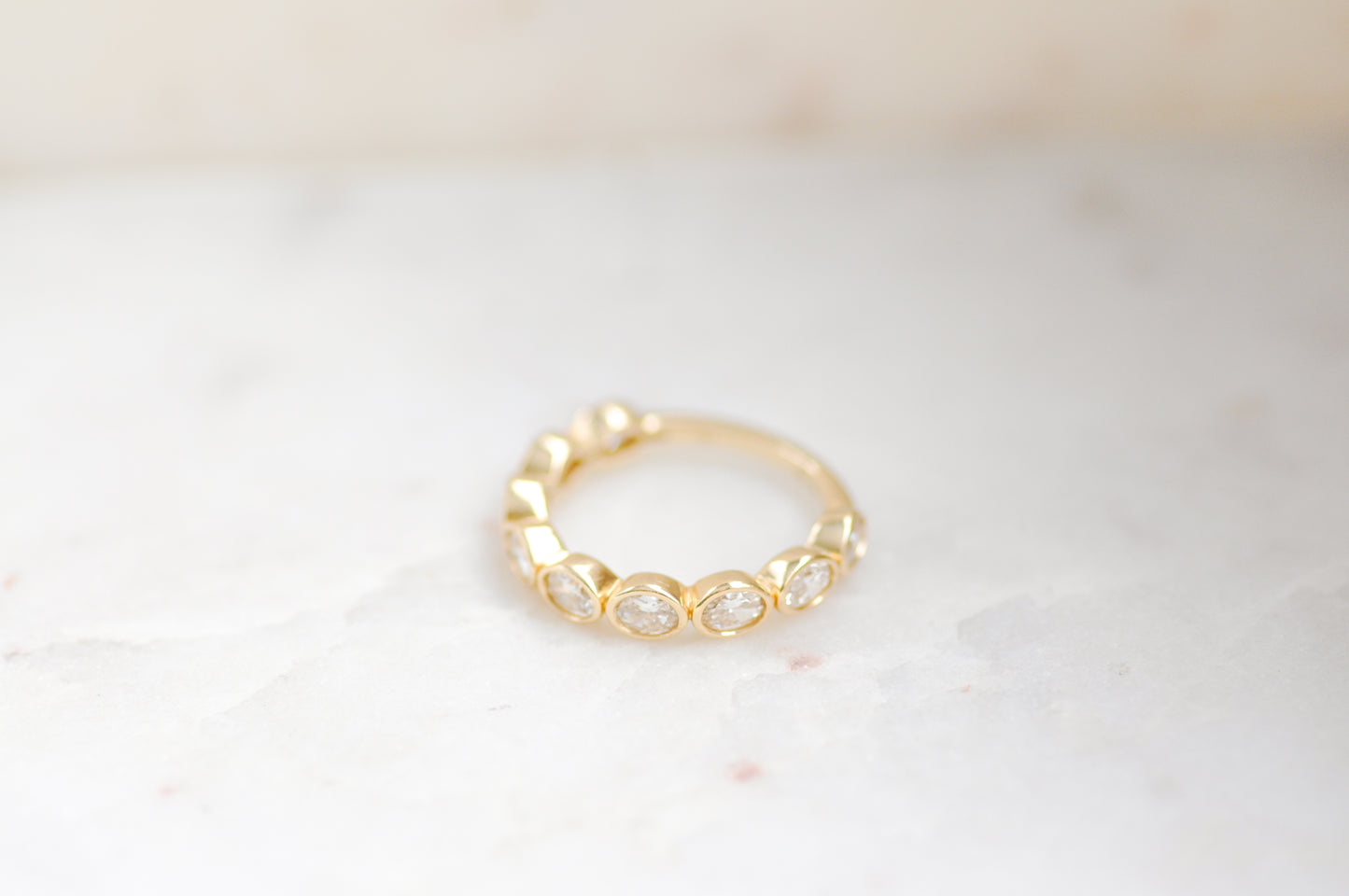 Oval Horizontal Bezel Band