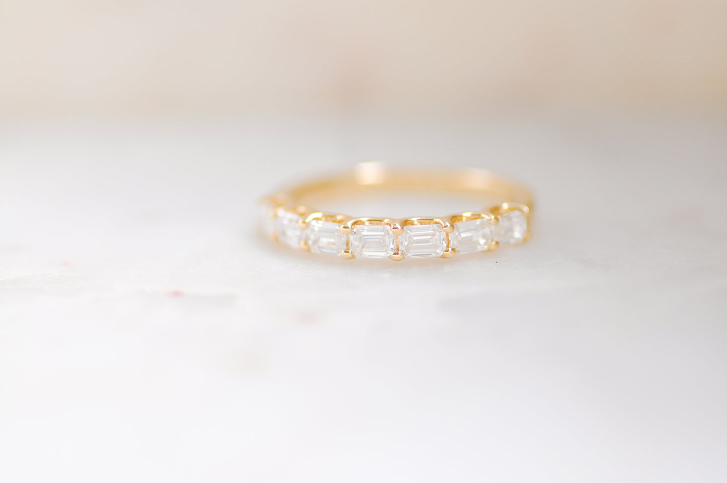 Emerald Horizontal Scalloped Band